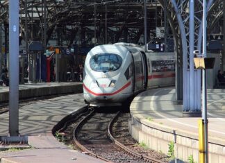 Czym odtłuścić miskę olejową? Czym odtłuścić miskę olejową?